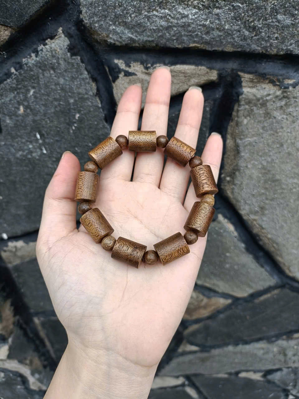 Vòng trầm aloura 01