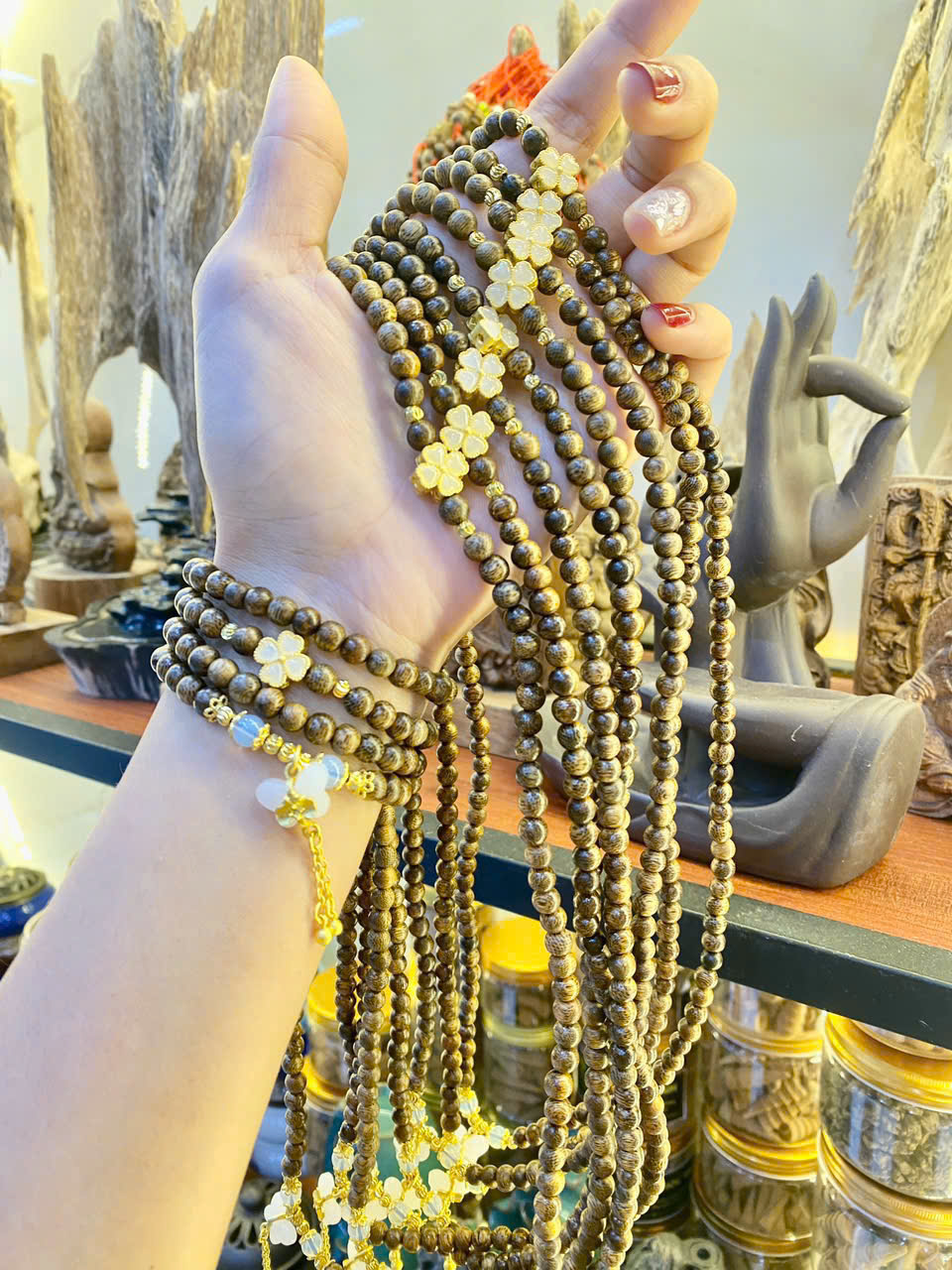 Vòng trầm aloura 03