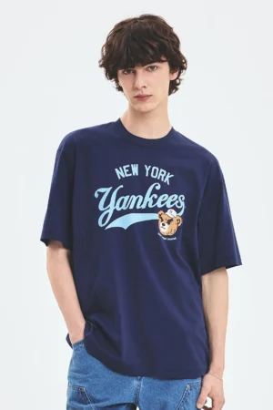 Unisex T-shirt with round neck, short sleeves, front printed